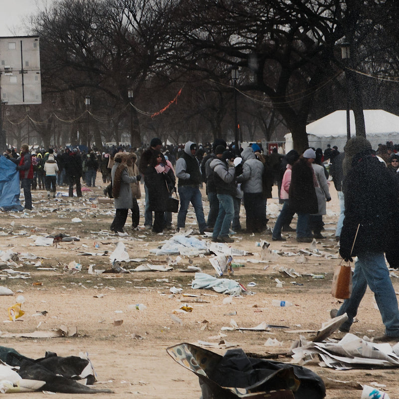 catherine opie 30 minutes after inauguration documentary photography january 20 2009 barack obama inauguration presidency 44th president of the united states collectivism patriotism aftermath the mall in washington, dc the washington monument crowds aftermath national event american history usa