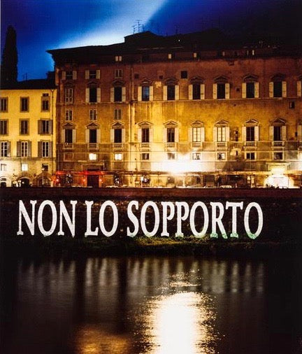 JENNY HOLZER "NON LO SOPPORTO" PHOTO, 2001