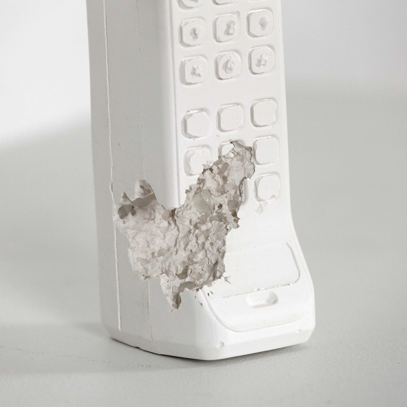 Daniele Arsham Future Relic 07 ダニエルアーシャム Daniel Arsham | Future Relic 07 (Cassette Player) (2017) | Artsy