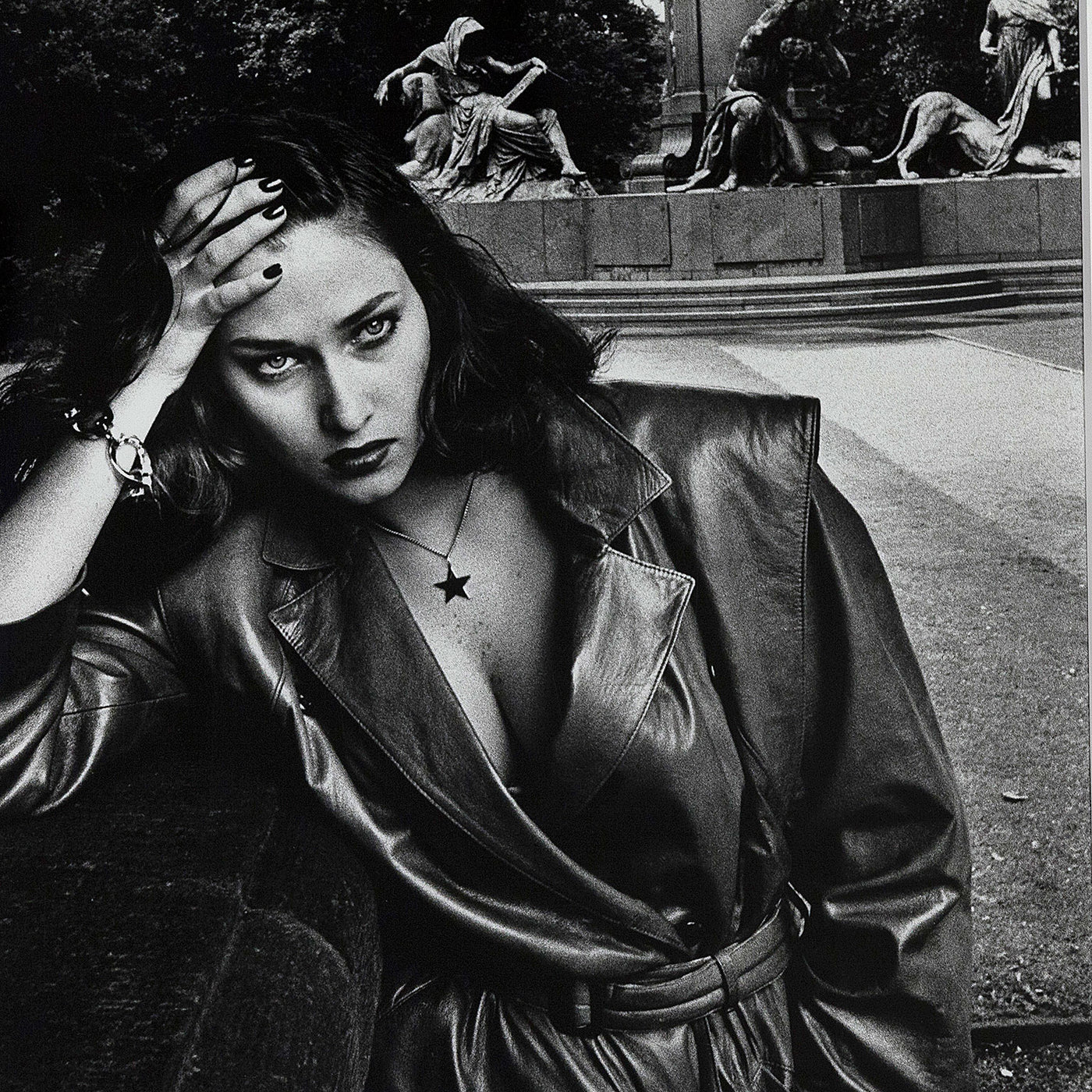 HELMUT NEWTON, 
