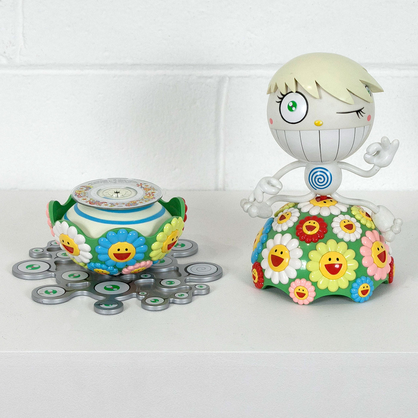 Caviar20_Takashi-Murakami-Oval