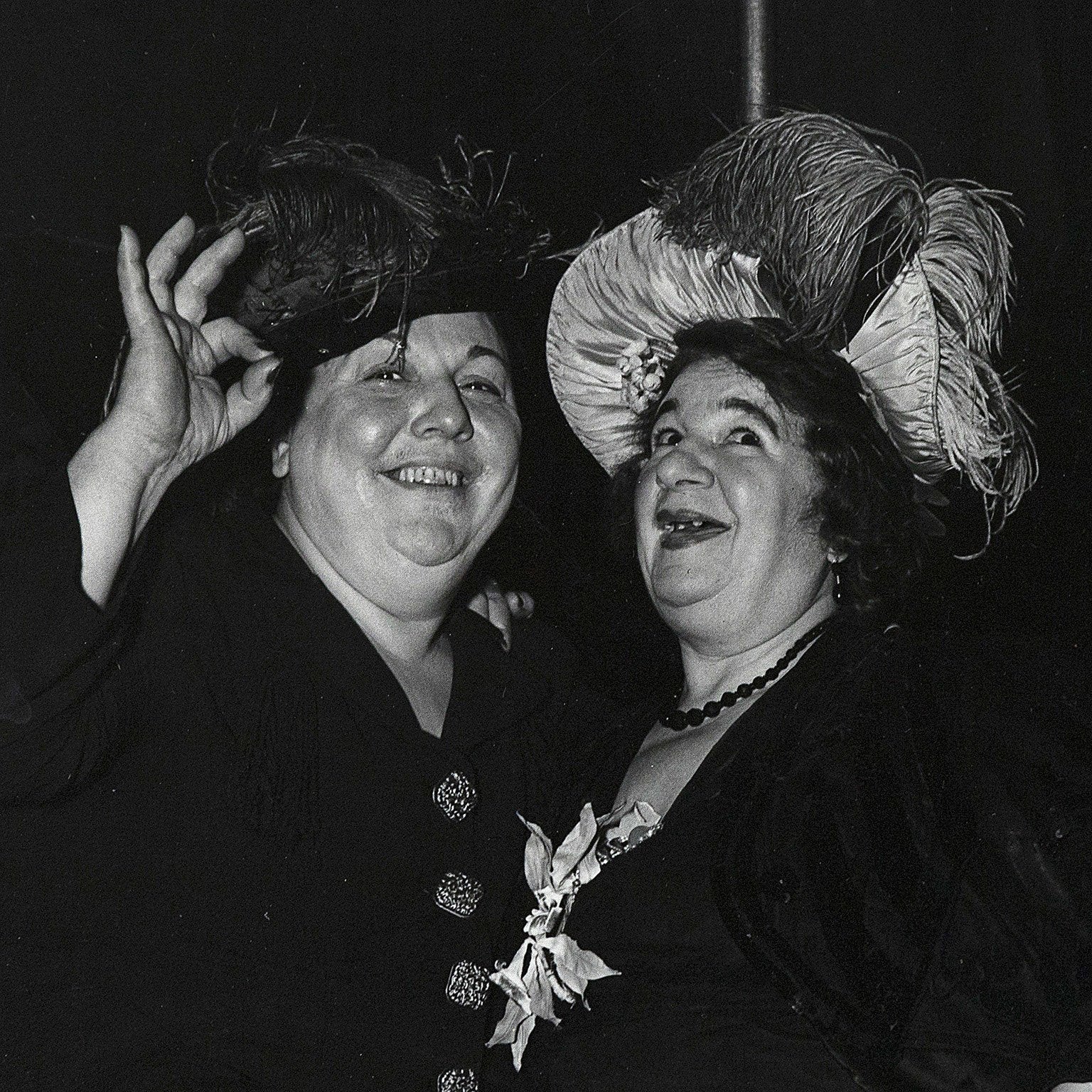 WEEGEE 