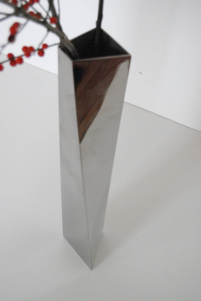 ZAHA HADID "CREVASSE" VASE BY ALLESSI, 2005